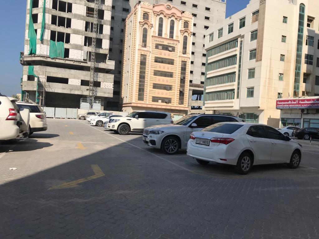 Al Majarah Residence Sharjah Bagian luar foto